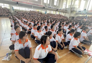 湘北职专：探讨“青春期两性如何交往？”